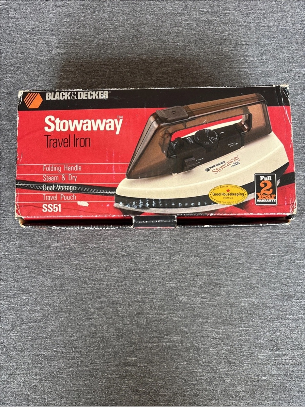 Vintage Black & Decker Stowaway Travel Iron Steam & Dry Folding Handle 1988